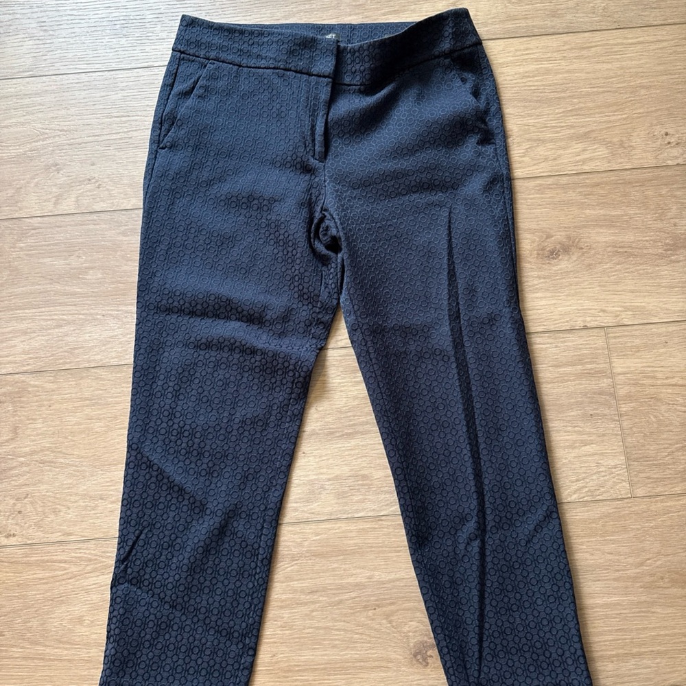 Elegant Navy Patterned Women's Cropped Pants